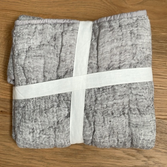 Pottery Barn Standard Cloud Linen Gray Pillow Sham, NWOT - Picture 2 of 8